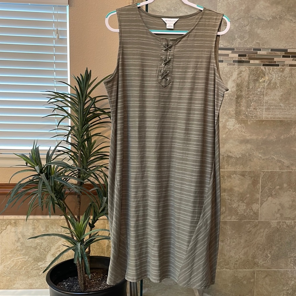Liz Claiborne sleeveless dress, L